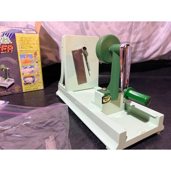 Benriner Turning Slicer, Japanese Vegetable Turner Slicer, Made in Japan - Picture 8 of 11